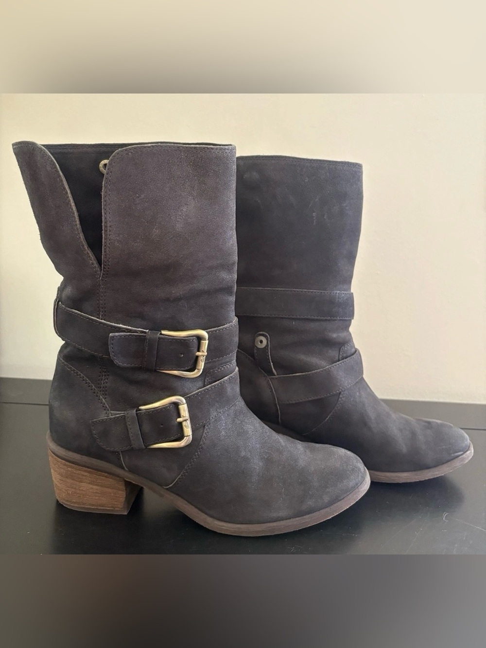 Donald J Pliner women’s Black Suede Danee Boots Mid Calf Size 7.5